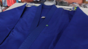 Kimono Tran�ado Master Azul infantil Yama